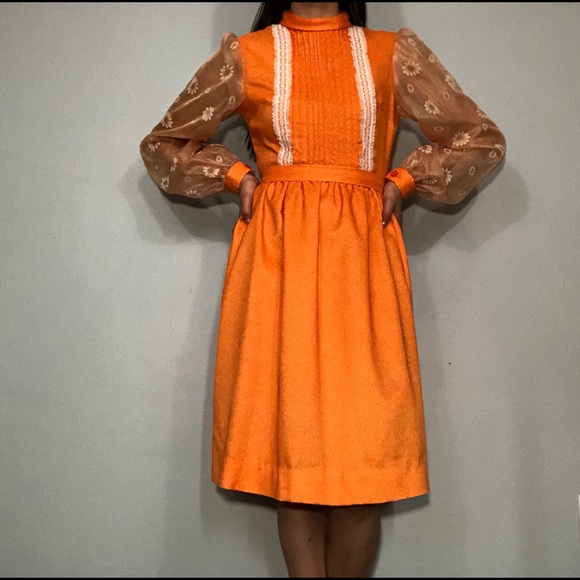 Vintage Dresses & Skirts - 1970s handmade high neck daisy dress